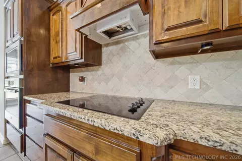 Kitchen - 7709 El Paso St, Broken Arrow, OK 74014 photo 2 of 4