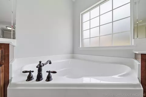 Bath - 7709 El Paso St, Broken Arrow, OK 74014 photo 2 of 5