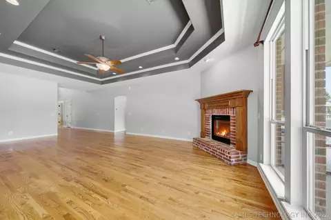 Living - 7709 El Paso St, Broken Arrow, OK 74014 photo 4 of 7