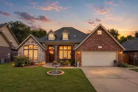 729 W 38th St, Sand Springs, OK 74063