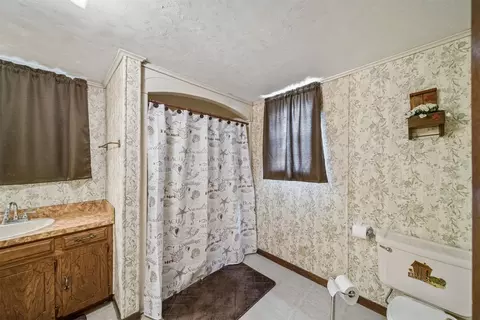 Bath - 24952 E 101st St S, Broken Arrow, OK 74014 photo 1 of 2