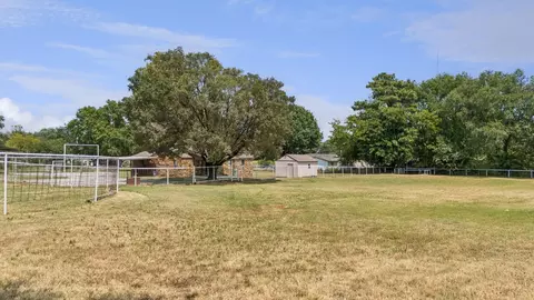 Exterior - 24952 E 101st St S, Broken Arrow, OK 74014 photo 10 of 13