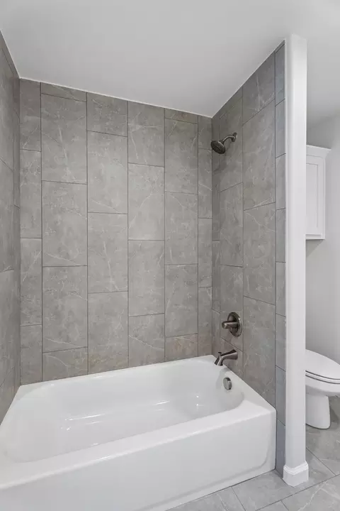 Bath - 84 E 165th Pl S, Glenpool, OK 74033 photo 11 of 13