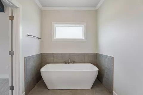 Bath - 84 E 165th Pl S, Glenpool, OK 74033 photo 1 of 14