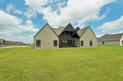 Exterior - 84 E 165th Pl S, Glenpool, OK 74033 photo 7 of 8