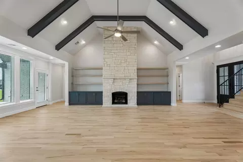 Living - 84 E 165th Pl S, Glenpool, OK 74033 photo 4 of 8