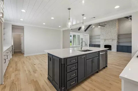Kitchen - 84 E 165th Pl S, Glenpool, OK 74033 photo 4 of 5