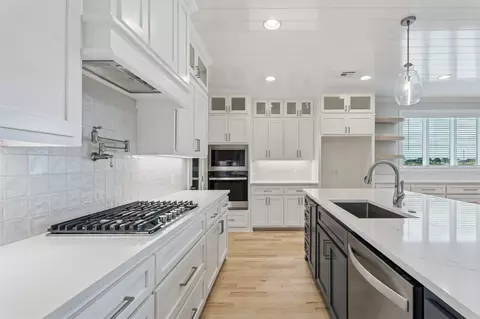 Kitchen - 84 E 165th Pl S, Glenpool, OK 74033 photo 3 of 5