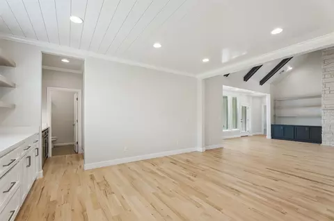 Living - 84 E 165th Pl S, Glenpool, OK 74033 photo 6 of 8