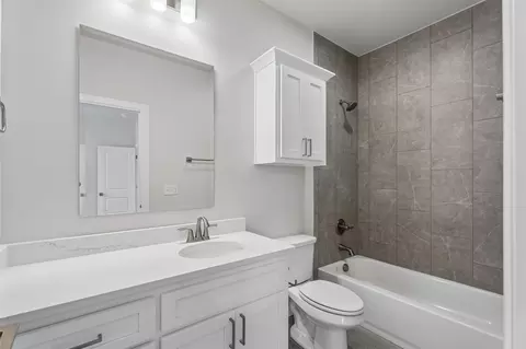 Bath - 84 E 165th Pl S, Glenpool, OK 74033 photo 6 of 13
