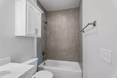 Bath - 84 E 165th Pl S, Glenpool, OK 74033 photo 8 of 14