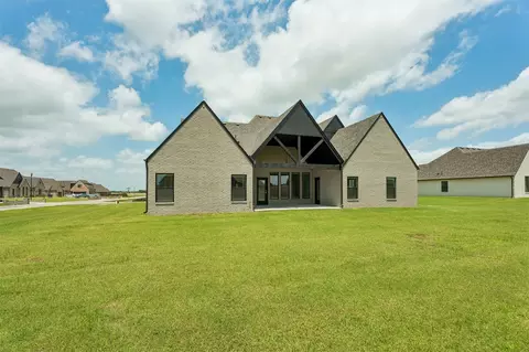 Exterior - 84 E 165th Pl S, Glenpool, OK 74033 photo 6 of 7