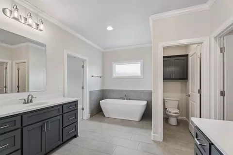 Bath - 84 E 165th Pl S, Glenpool, OK 74033 photo 3 of 13
