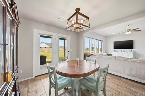 Dining - 3555 E 155th St, Bixby, OK 74008 photo 2 of 2