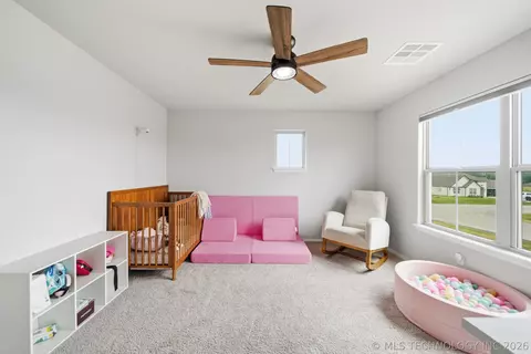 Bedroom - 3555 E 155th St, Bixby, OK 74008 photo 7 of 8