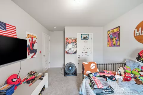 Bedroom - 3555 E 155th St, Bixby, OK 74008 photo 6 of 8