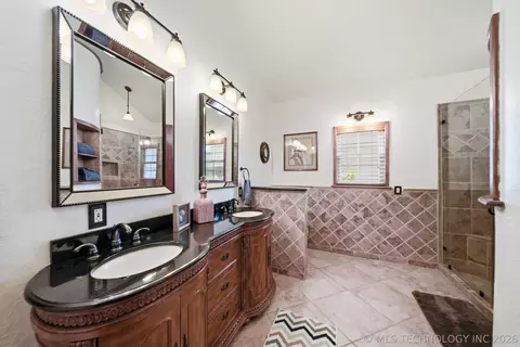 Bath - 116 E 26th St, Tulsa, OK 74103 photo 4 of 5