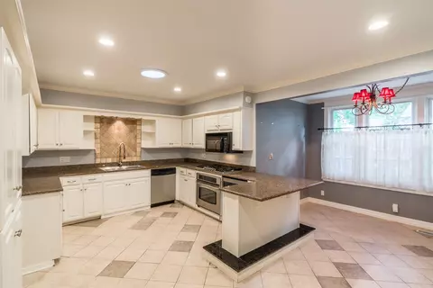 Kitchen - 333 E 29th Pl, Tulsa, OK 74114 photo 1 of 4