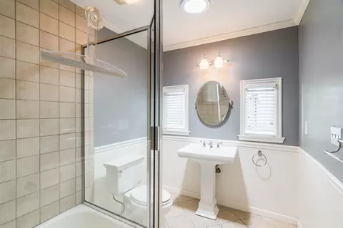 Bath - 333 E 29th Pl, Tulsa, OK 74114 photo 5 of 5