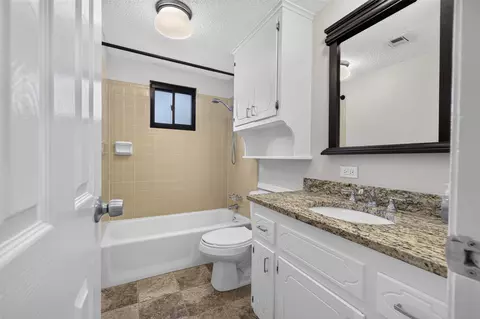Bath - 10125 E 29th St, Tulsa, OK 74129 photo 2 of 2