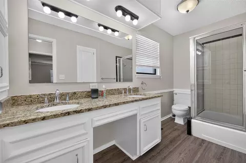 Bath - 10125 E 29th St, Tulsa, OK 74129 photo 1 of 2