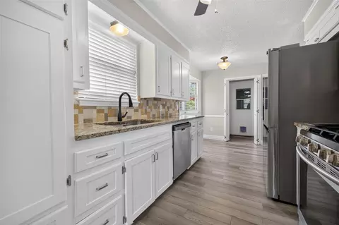 Kitchen - 10125 E 29th St, Tulsa, OK 74129 photo 1 of 3
