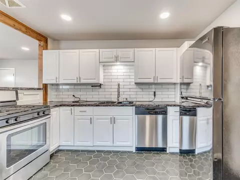 Kitchen - 515 E Greeley St, Broken Arrow, OK 74012 photo 2 of 6