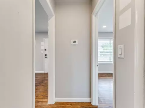 Entry Way - 515 E Greeley St, Broken Arrow, OK 74012 photo 2 of 2