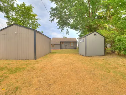 Exterior - 515 E Greeley St, Broken Arrow, OK 74012 photo 9 of 18