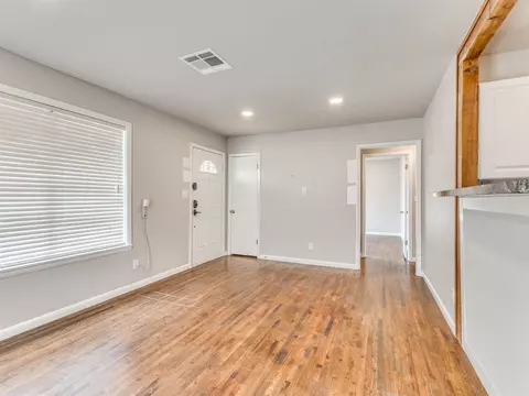 Living - 515 E Greeley St, Broken Arrow, OK 74012 photo 2 of 4