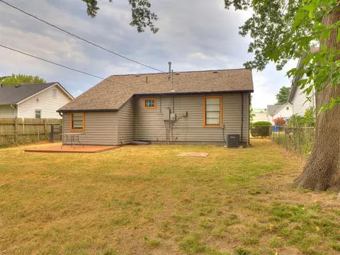 Exterior - 515 E Greeley St, Broken Arrow, OK 74012 photo 7 of 18
