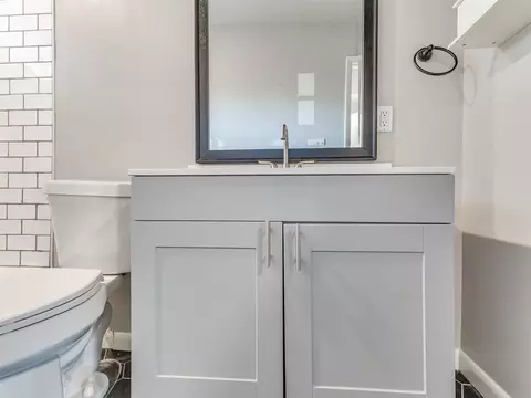 Bath - 515 E Greeley St, Broken Arrow, OK 74012 photo 2 of 2