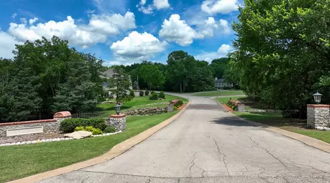 2001 Coventry Ln, Bartlesville, OK 74006