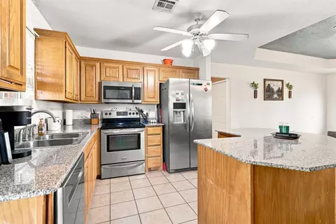 Kitchen - 183 Summit Cir, Durant, OK 74701 photo 1 of 2