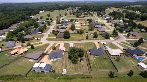 View/Area - 183 Summit Cir, Durant, OK 74701 photo 5 of 9