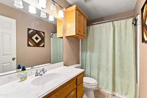 Bath - 183 Summit Cir, Durant, OK 74701 photo 3 of 3