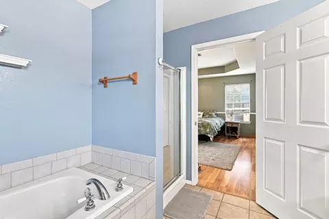 Bath - 183 Summit Cir, Durant, OK 74701 photo 1 of 3