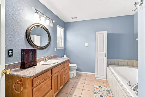 Bath - 183 Summit Cir, Durant, OK 74701 photo 2 of 3