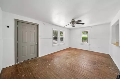 Living - 417 E 17th St, Ada, OK 74820 photo 1 of 4