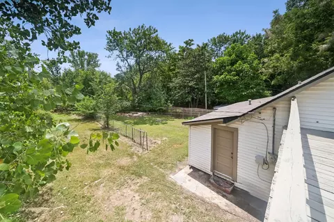 Exterior - 417 E 17th St, Ada, OK 74820 photo 8 of 9