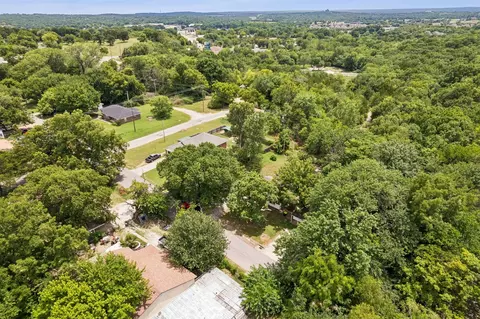 View/Area - 417 E 17th St, Ada, OK 74820 photo 3 of 4