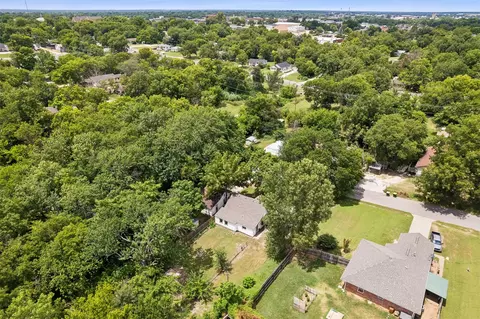 View/Area - 417 E 17th St, Ada, OK 74820 photo 1 of 4