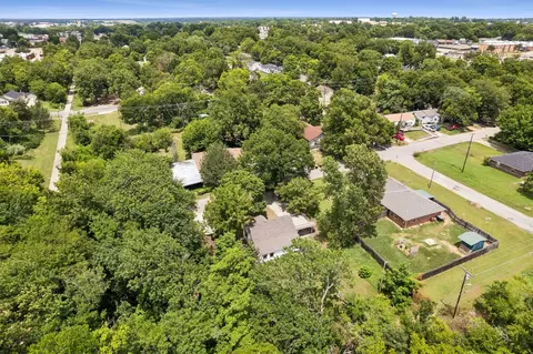 View/Area - 417 E 17th St, Ada, OK 74820 photo 2 of 4
