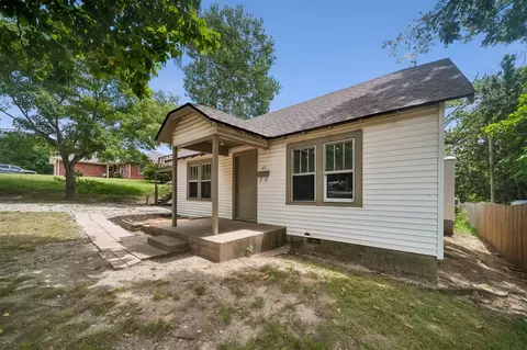Exterior - 417 E 17th St, Ada, OK 74820 photo 2 of 9