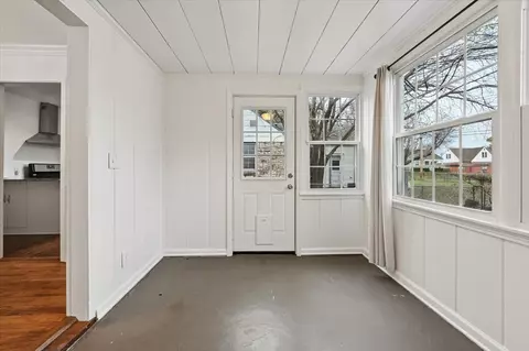 Entry Way - 3407 E 5th Pl, Tulsa, OK 74112 photo 2 of 3