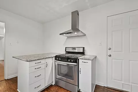 Kitchen - 3407 E 5th Pl, Tulsa, OK 74112 photo 3 of 4