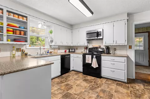 Kitchen - 414410 E 1074 Rd, Checotah, OK 74426 photo 1 of 3
