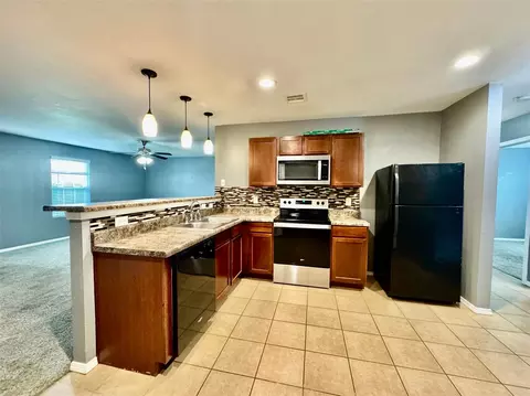 Kitchen - 3401 E Irvington Pl, Broken Arrow, OK 74014 photo 1 of 6