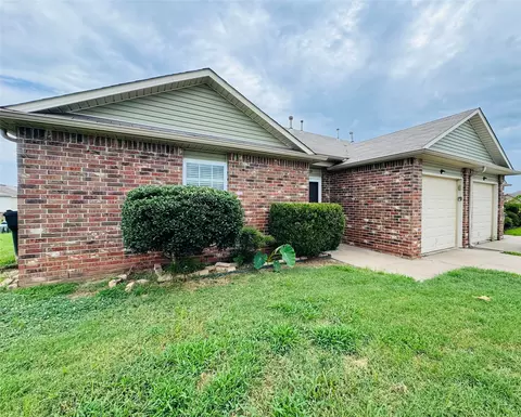 Exterior - 3401 E Irvington Pl, Broken Arrow, OK 74014 photo 2 of 5