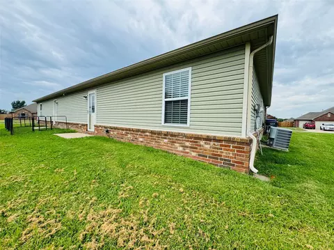 Exterior - 3401 E Irvington Pl, Broken Arrow, OK 74014 photo 4 of 5